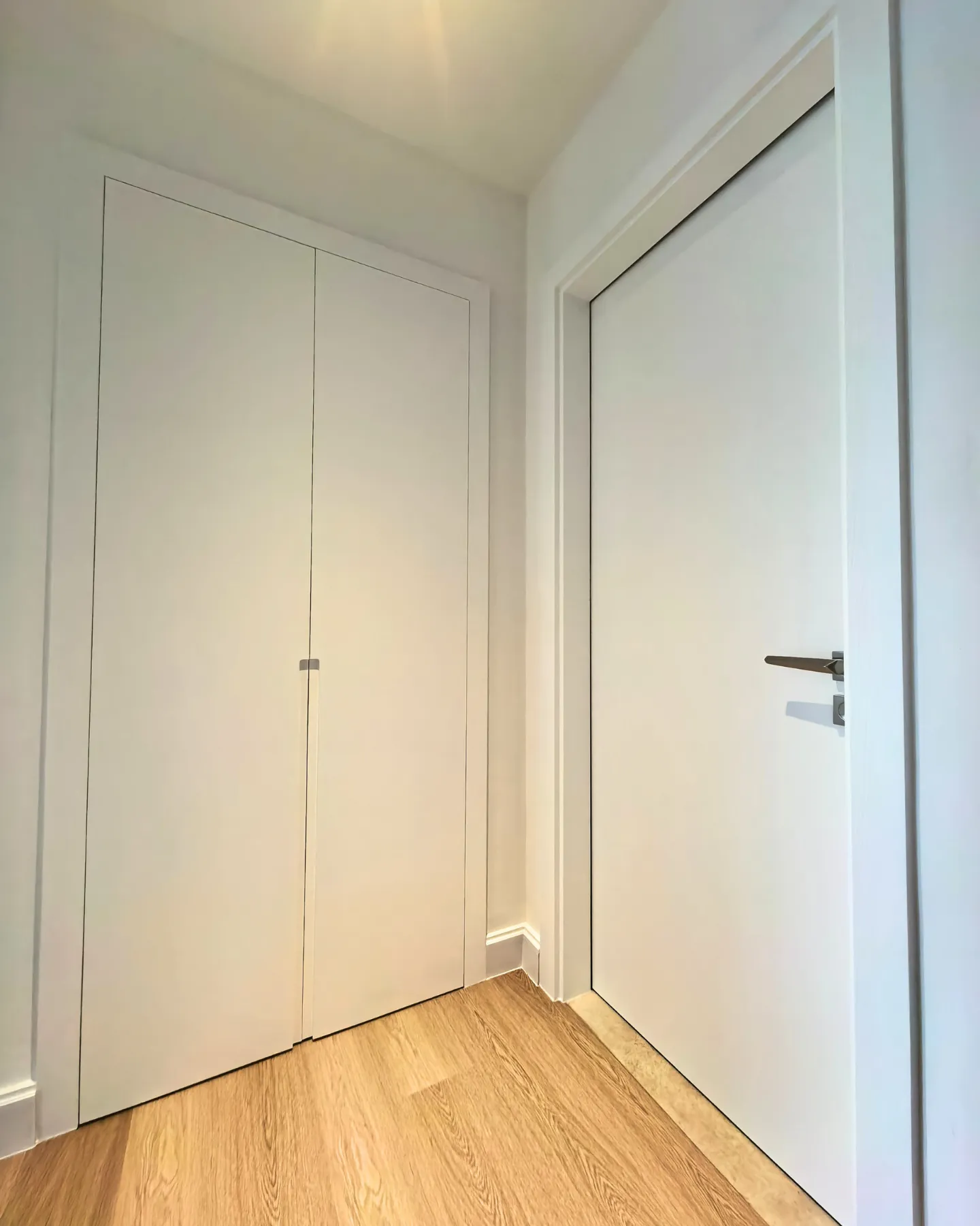 Matte white doors and closet wrapped in vinyl Dubai